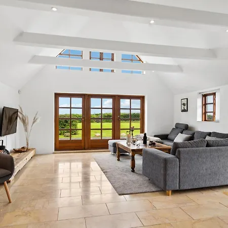 Casa de Férias Stunning In With Kitchen *