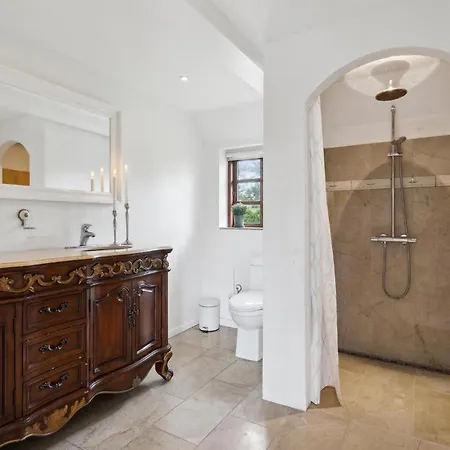 Stunning In With Kitchen *