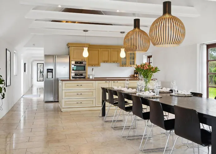 Stunning In With Kitchen Nyaraló